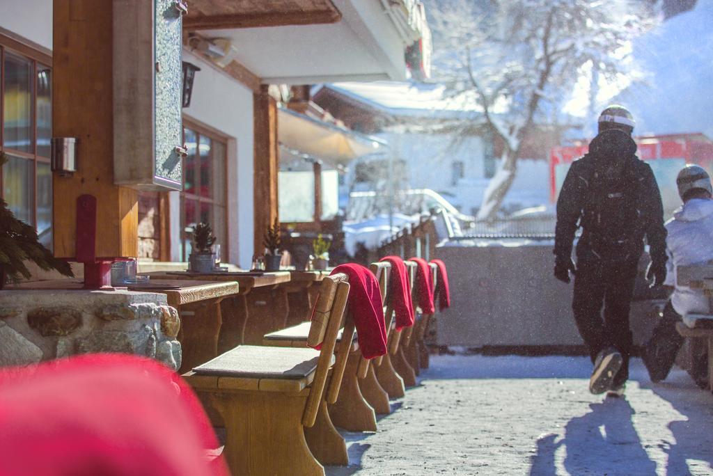 Hotel Das Zwoelferhaus Saalbach-Hinterglemm Exterior foto