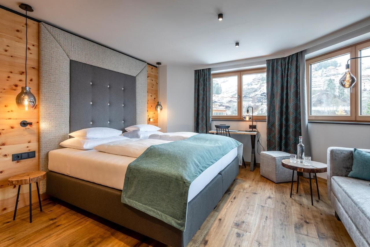 Hotel Das Zwoelferhaus Saalbach-Hinterglemm Exterior foto
